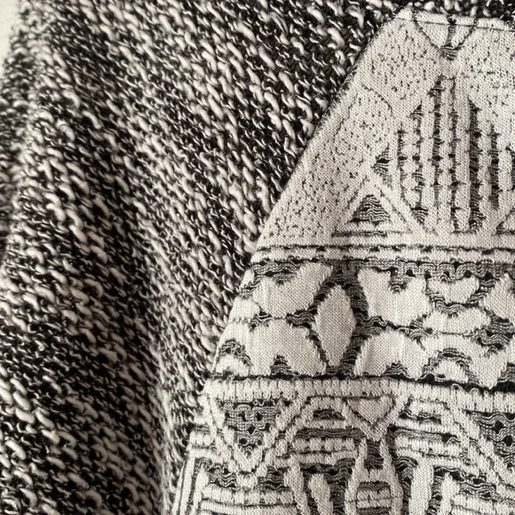Aztec pattern tunic - Picture 3 of 3